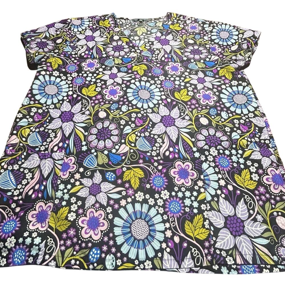 Serene Uniforms Floral V-Neck Women's medical scrub top size xl